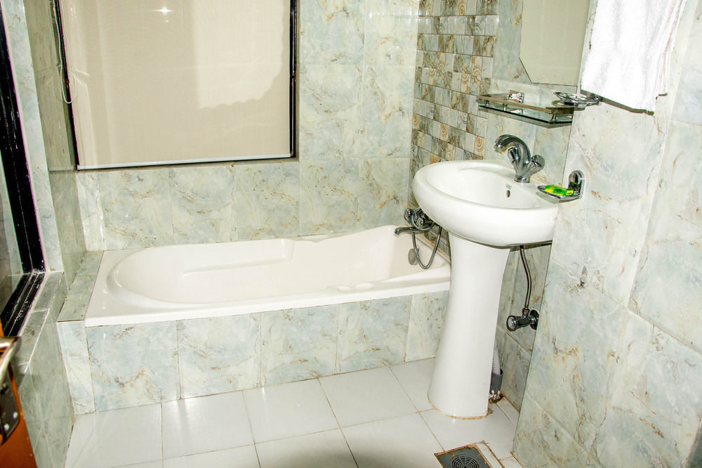 קטמנדו Oyo 123 Hotel Prince Plaza מראה חיצוני תמונה